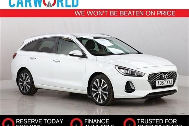 White Used 2017 Hyundai i30 Premium Estate | £9,400 (Fair price) - Image 1/3