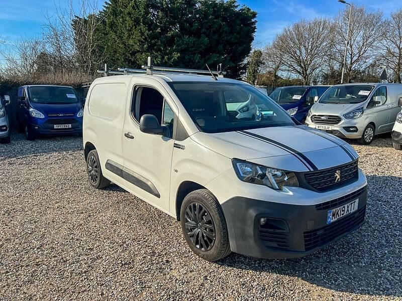 Used Peugeot Partner 2019 White MPV