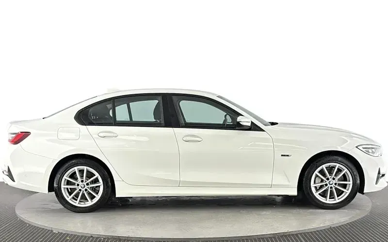 Used BMW 330e Comfort Edition 292 HP (214 kW) 2022 White Sedan
