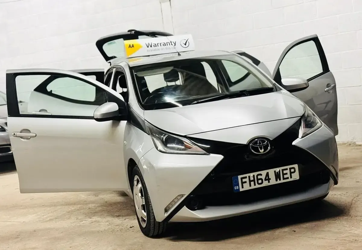 Used Toyota Aygo X-play 68 HP (50 kW) 2015 Silver Hatchback