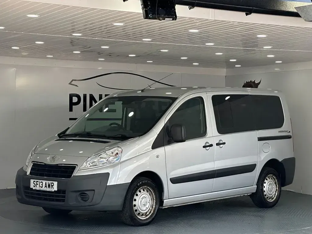 Used Peugeot TePee Comfort 2013 Silver MPV
