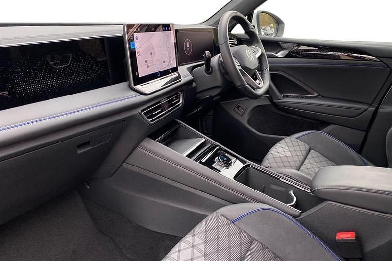 Used VW Tiguan R-line 272 HP (200 kW) 2025 Pure white SUV