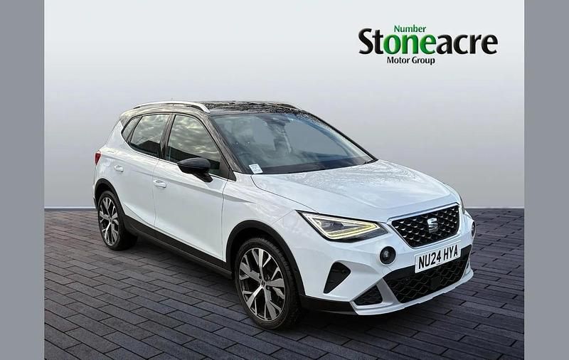 White Used 2024 Seat Arona Xperience Lux SUV | £15,995 (Fair price) - Image 1/4