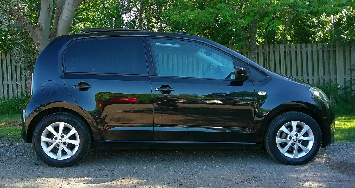 Used Skoda Citigo Elegance 75 HP (55 kW) 2013 Black Hatchback