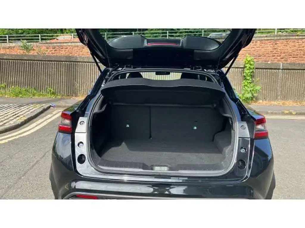 Used Nissan Juke N-Connecta 114 HP (83 kW) 2025 Black SUV