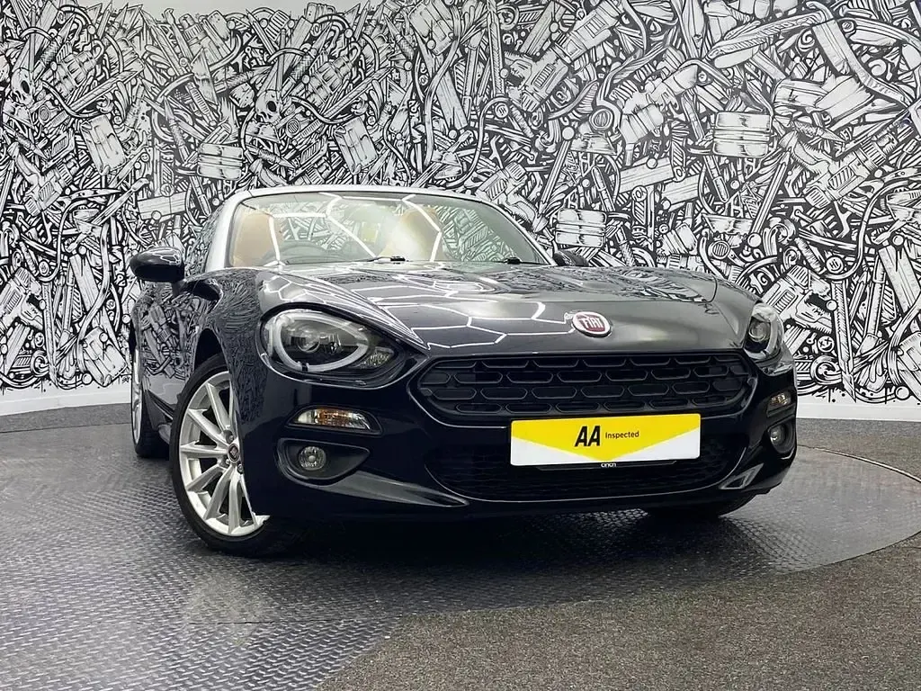 Usado Fiat 124 Spider Lusso Plus 140 HP (102 kW) 2017 Preto Cabrios