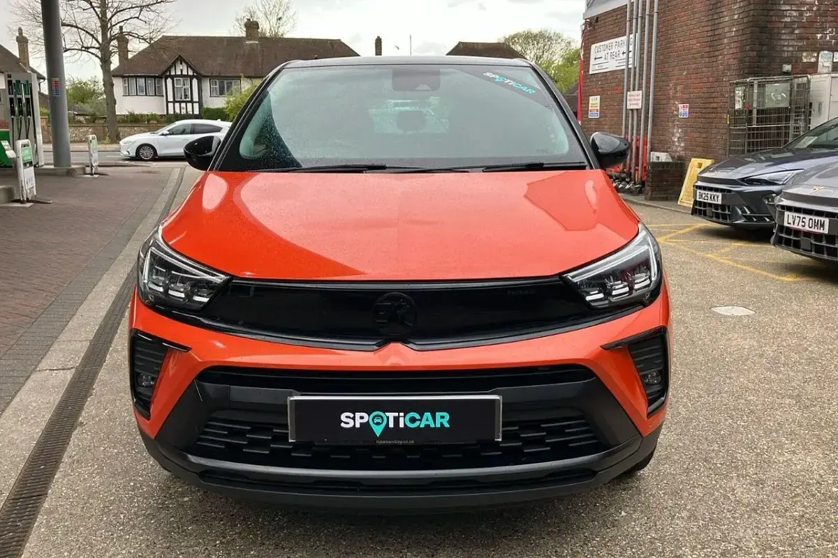 Usado Vauxhall Crossland GS Line 110 CV (80 kW) 2022 Naranja SUV