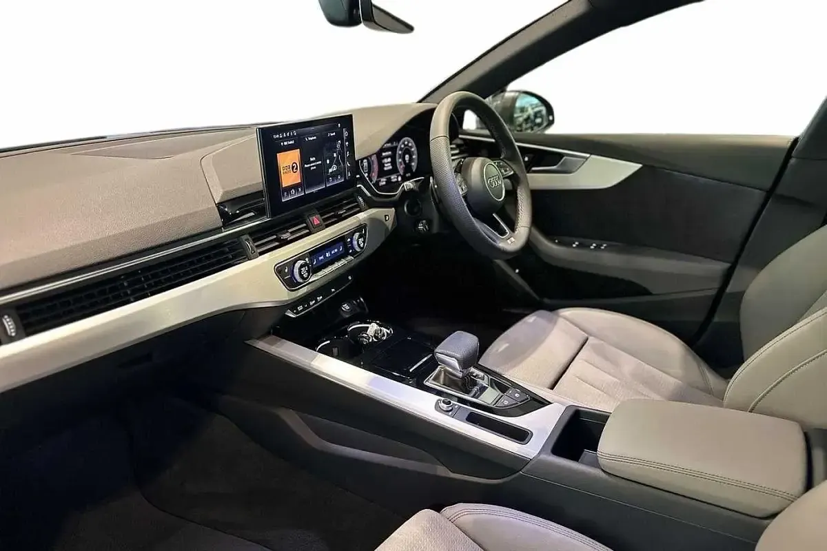 Używany Audi A5 S-Line 2024 Szary Hatchback