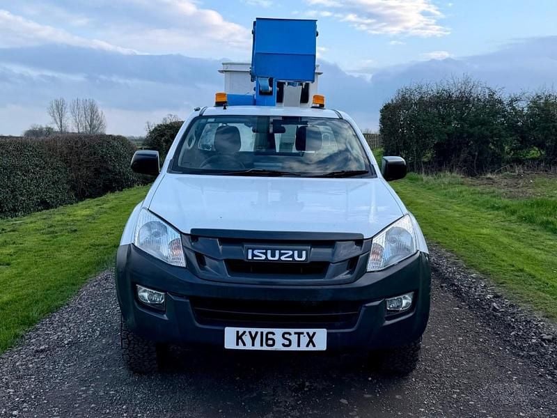 Used Isuzu D-Max 2016 White Pickup