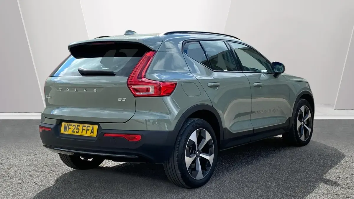Used Volvo XC40 Plus 163 HP (119 kW) 2025 Blue SUV