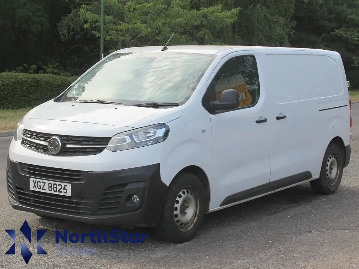Used Vauxhall Vivaro S 120 HP (88 kW) 2022 MPV