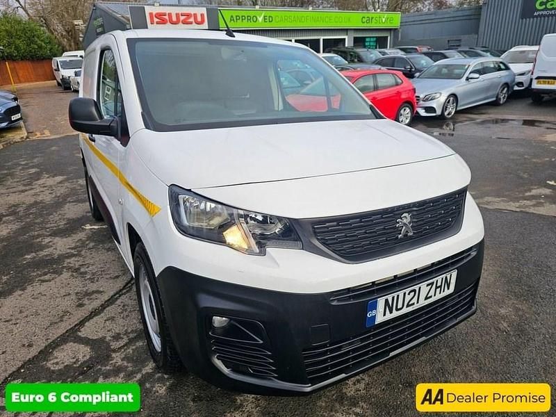 Second-hand Peugeot Partner 2021 Alb Monovolum
