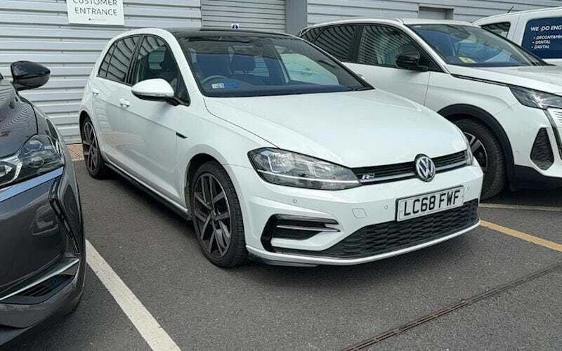 Used 2020 VW Golf VII R-line Hatchback | £19,315 (Fair price) - Image 1/1