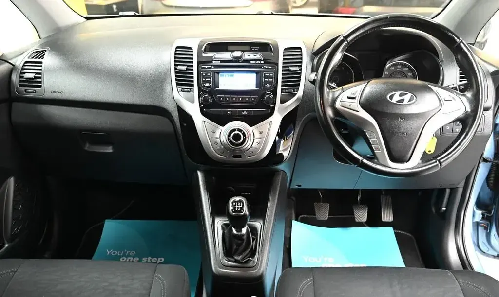 Used Hyundai ix20 Active 90 HP (66 kW) 2013 Blue Hatchback