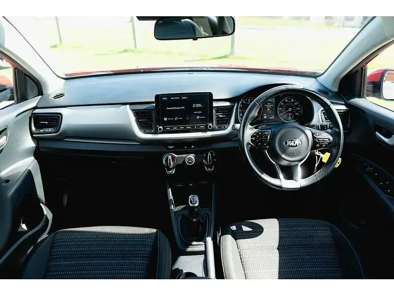 Used Kia Stonic 100 HP (73 kW) 2021 Red SUV