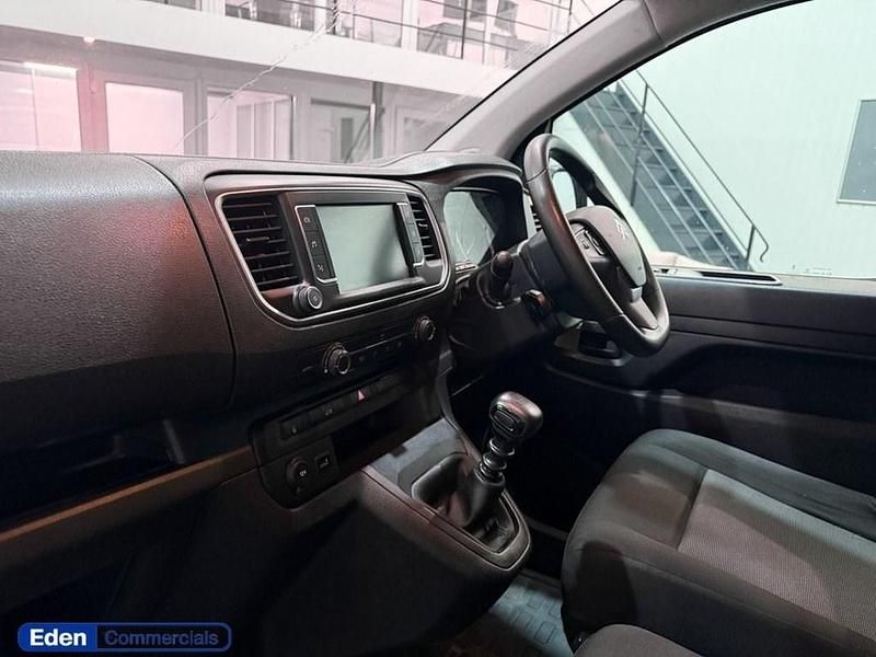 Używany Citroën Dispatch 2023 Biały Minivan
