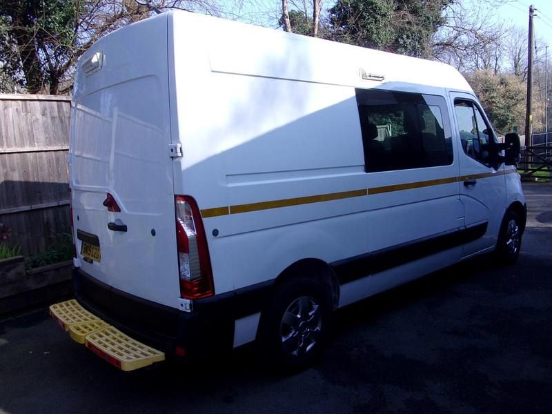 Second-hand Vauxhall Movano 130 CP (95 kW) 2019 Alb Monovolum