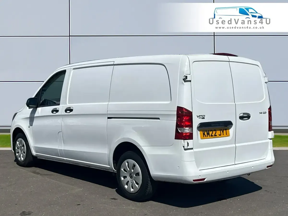 Used Mercedes Vito Progressive 136 HP (100 kW) 2022 White Van