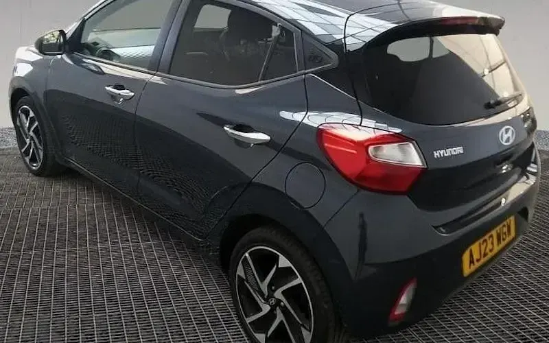 Used Hyundai i10 Premium 84 HP (61 kW) 2023 Hatchback