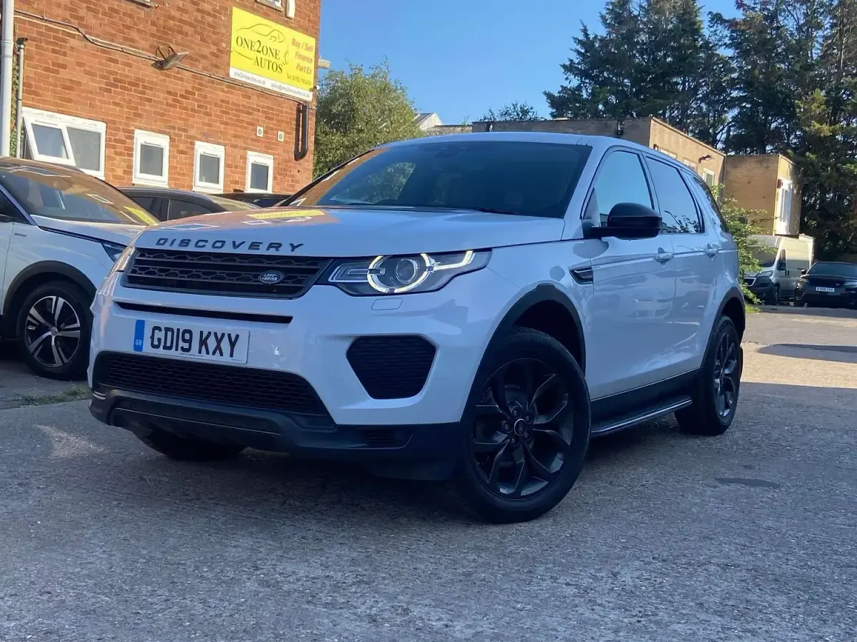 Used Land Rover Discovery Sport Landmark 180 HP (132 kW) 2019 White SUV