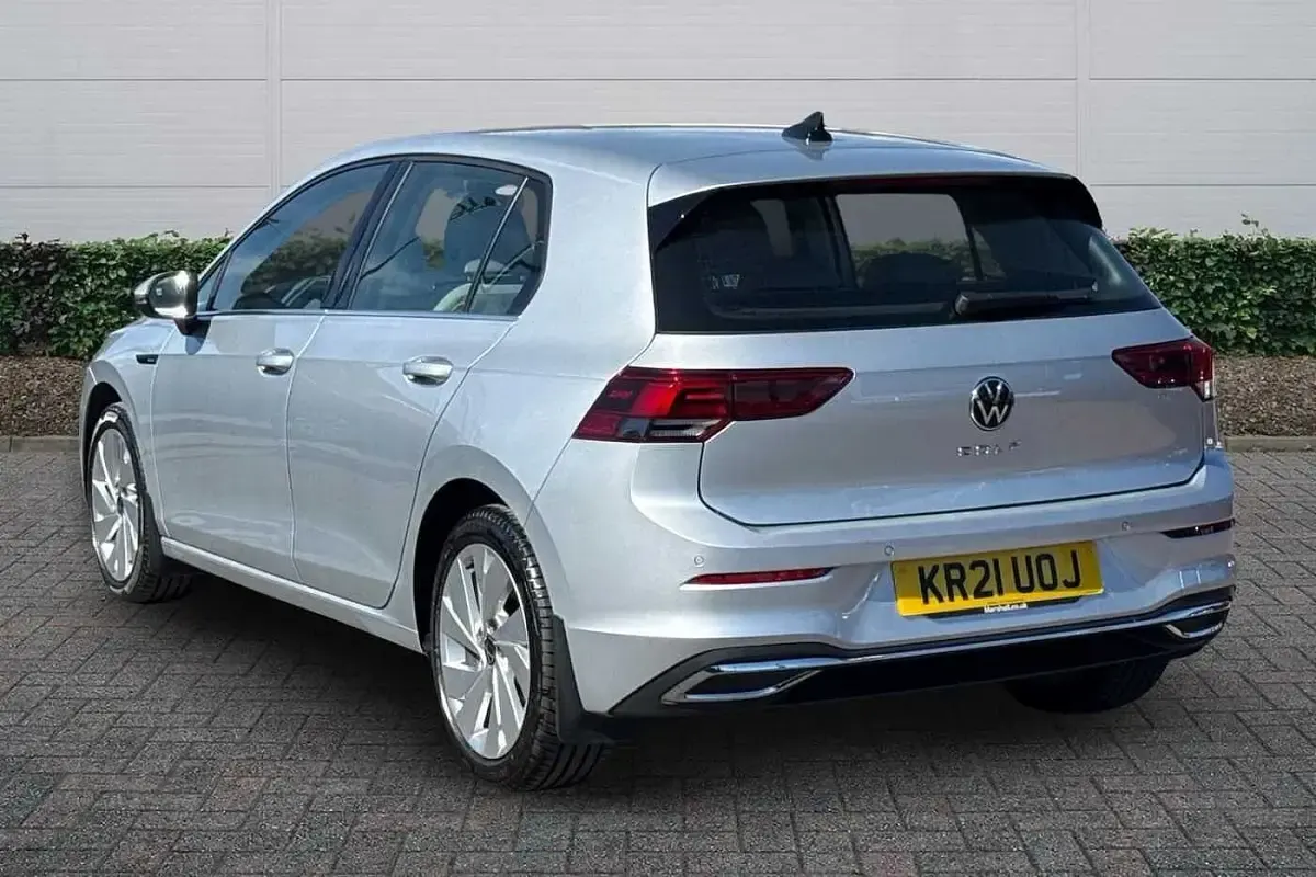 Używany VW Golf VII Style 2021 Srebrny Hatchback