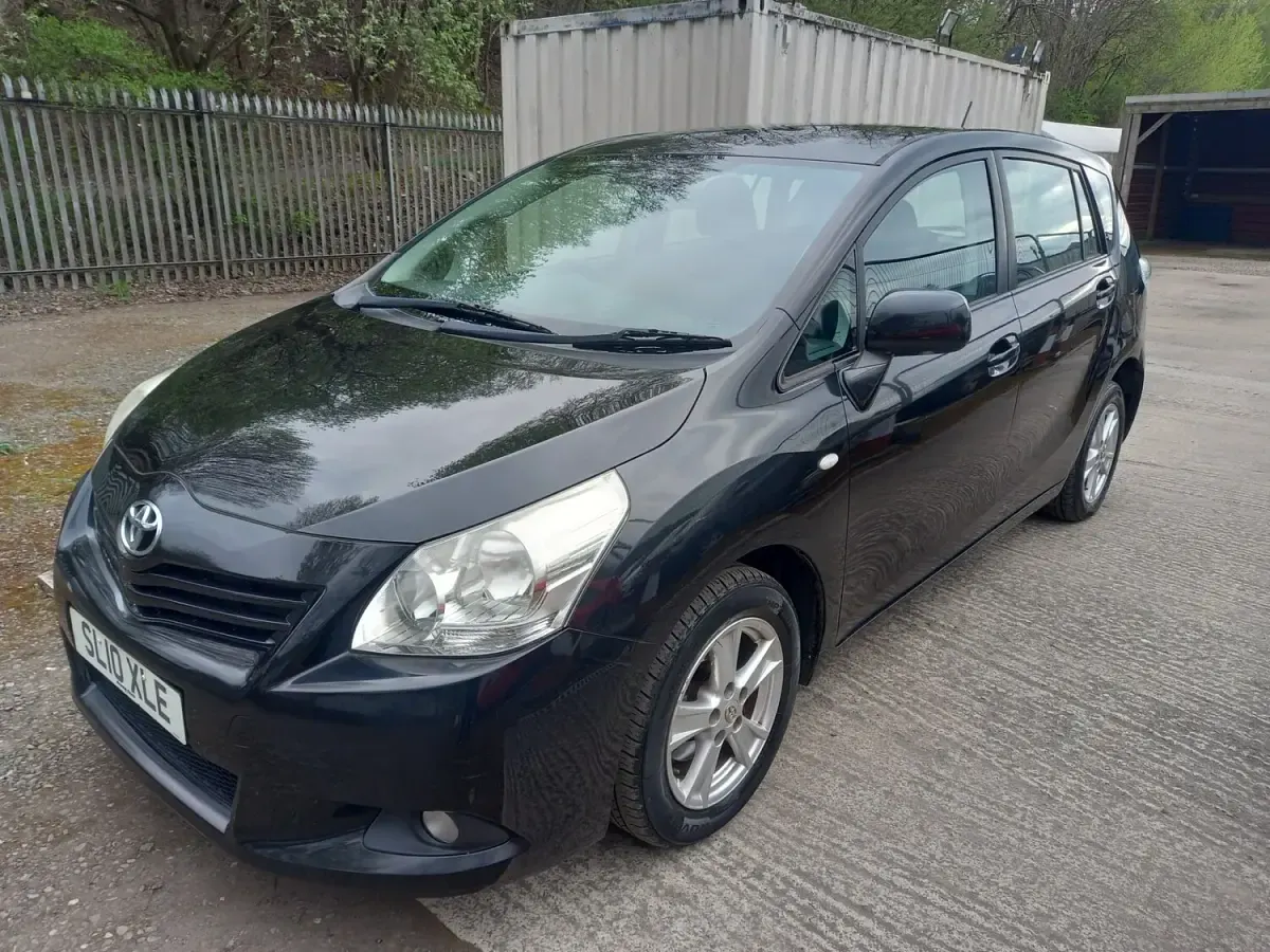 Used Toyota Verso 132 HP (97 kW) 2010 Black MPV