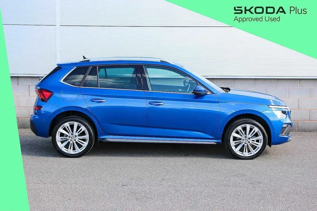 Used Skoda Kamiq SE L 115 HP (84 kW) 2024 Race blue metallic SUV