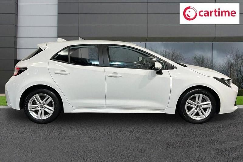 Used Toyota Corolla 2023 White Hatchback