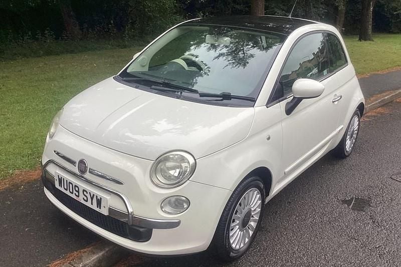 White Used 2009 Fiat 500 Lounge Hatchback | £3,590 (Fair price) - Image 1/1
