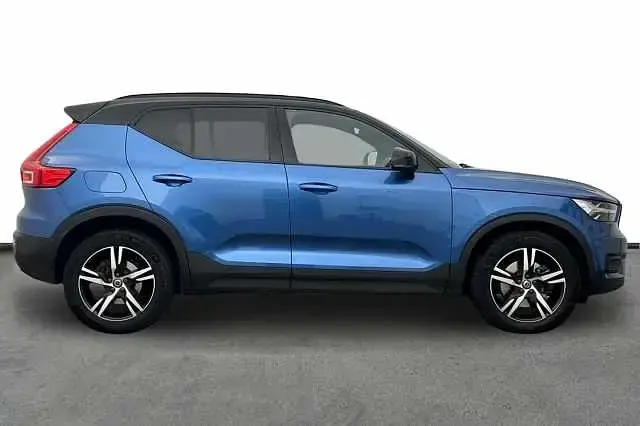 Used Volvo XC40 R-Design 194 HP (142 kW) 2021 Blue SUV