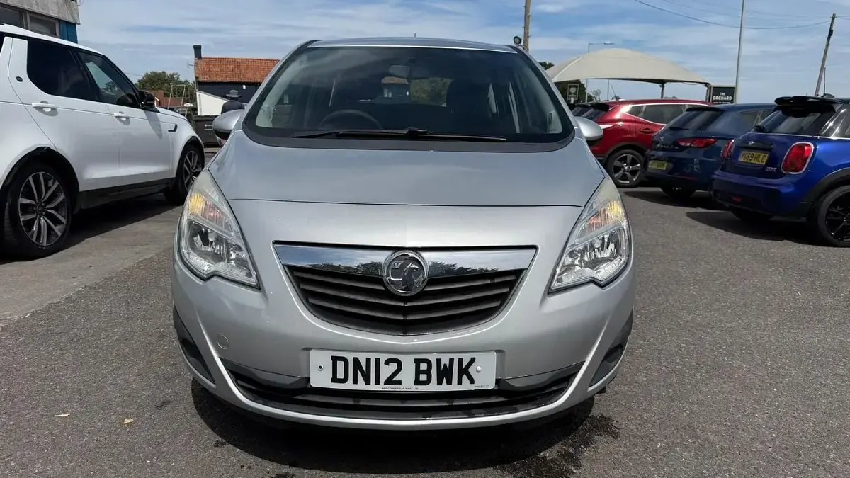 Used Vauxhall Meriva 98 HP (72 kW) 2012 Silver MPV