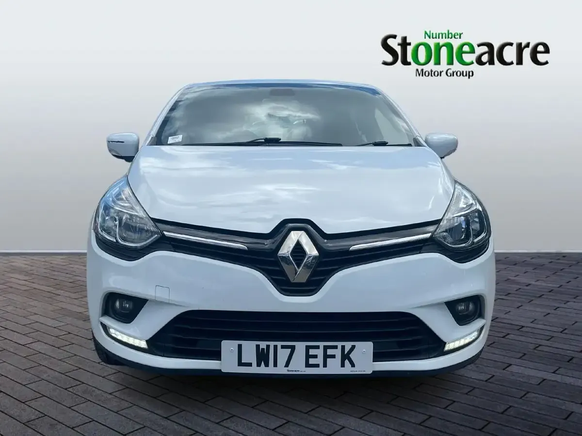Used Renault Clio Dynamique 120 HP (88 kW) 2017 White Hatchback