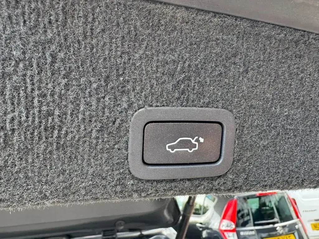 Used Volvo XC60 SE Lux 190 HP (139 kW) 2015 Grey SUV