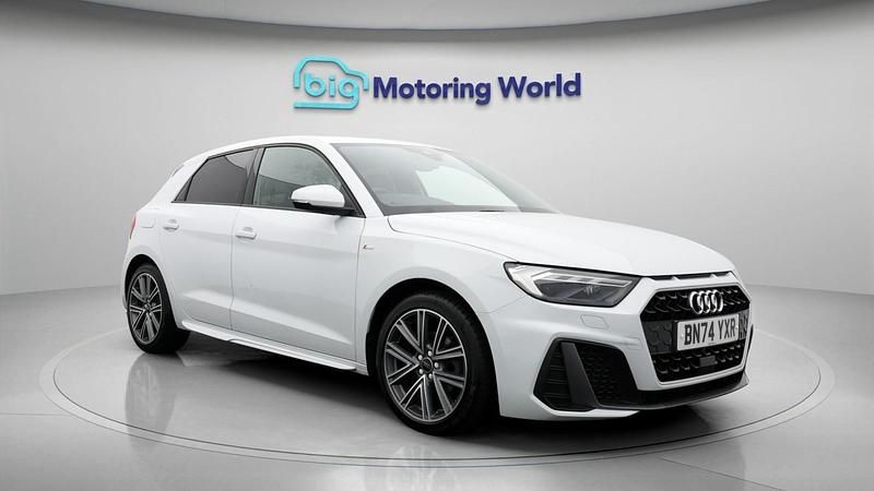 Used Audi A1 Sportback S-Line 114 HP (83 kW) 2024 White Hatchback