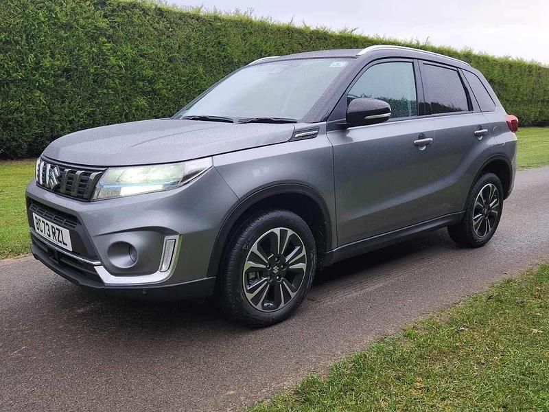 Używany Suzuki Vitara SZ5 129 KM (94 kW) 2024 Szary SUV