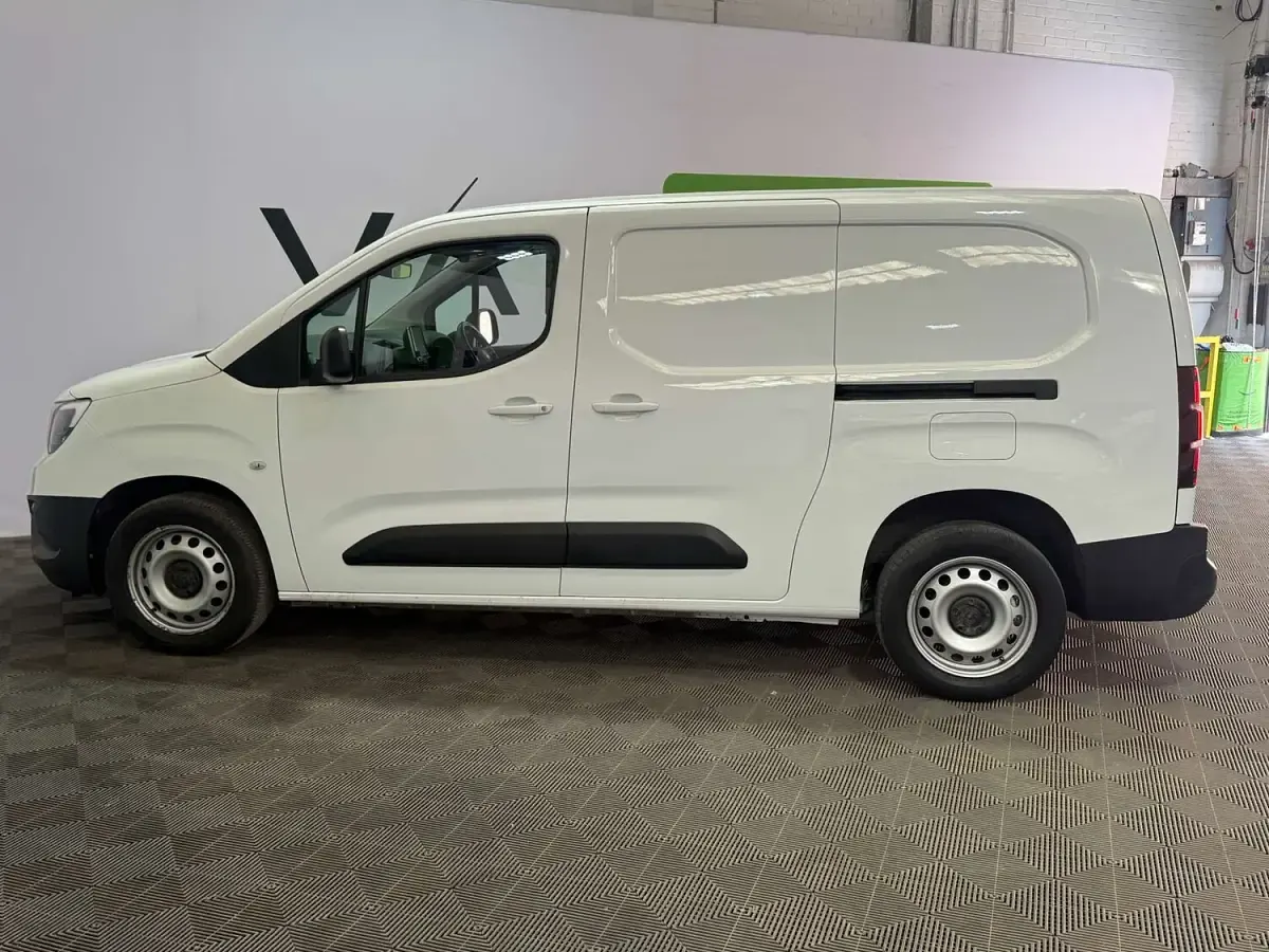 Used Vauxhall Combo Edition 130 HP (95 kW) 2021 White MPV