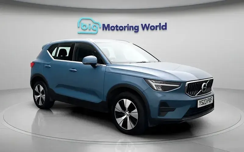 Used Volvo XC40 Core 211 HP (155 kW) 2022 Blue SUV