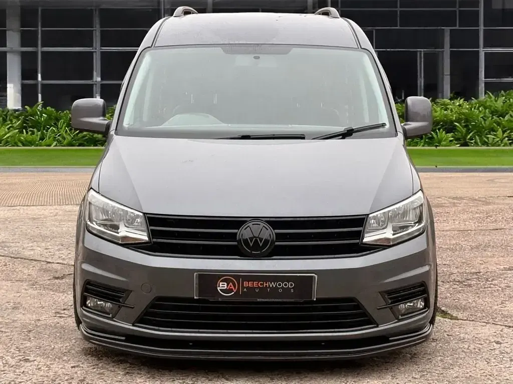 Usado VW Caddy Maxi 101 HP (74 kW) 2017 Cinzento Monovolume