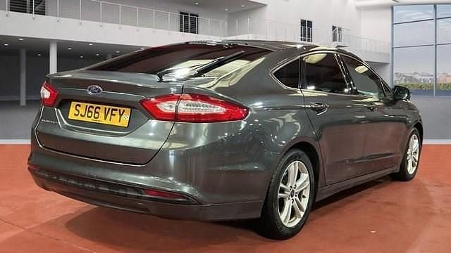 Used Ford Mondeo Zetec 150 HP (110 kW) 2016 Grey Hatchback