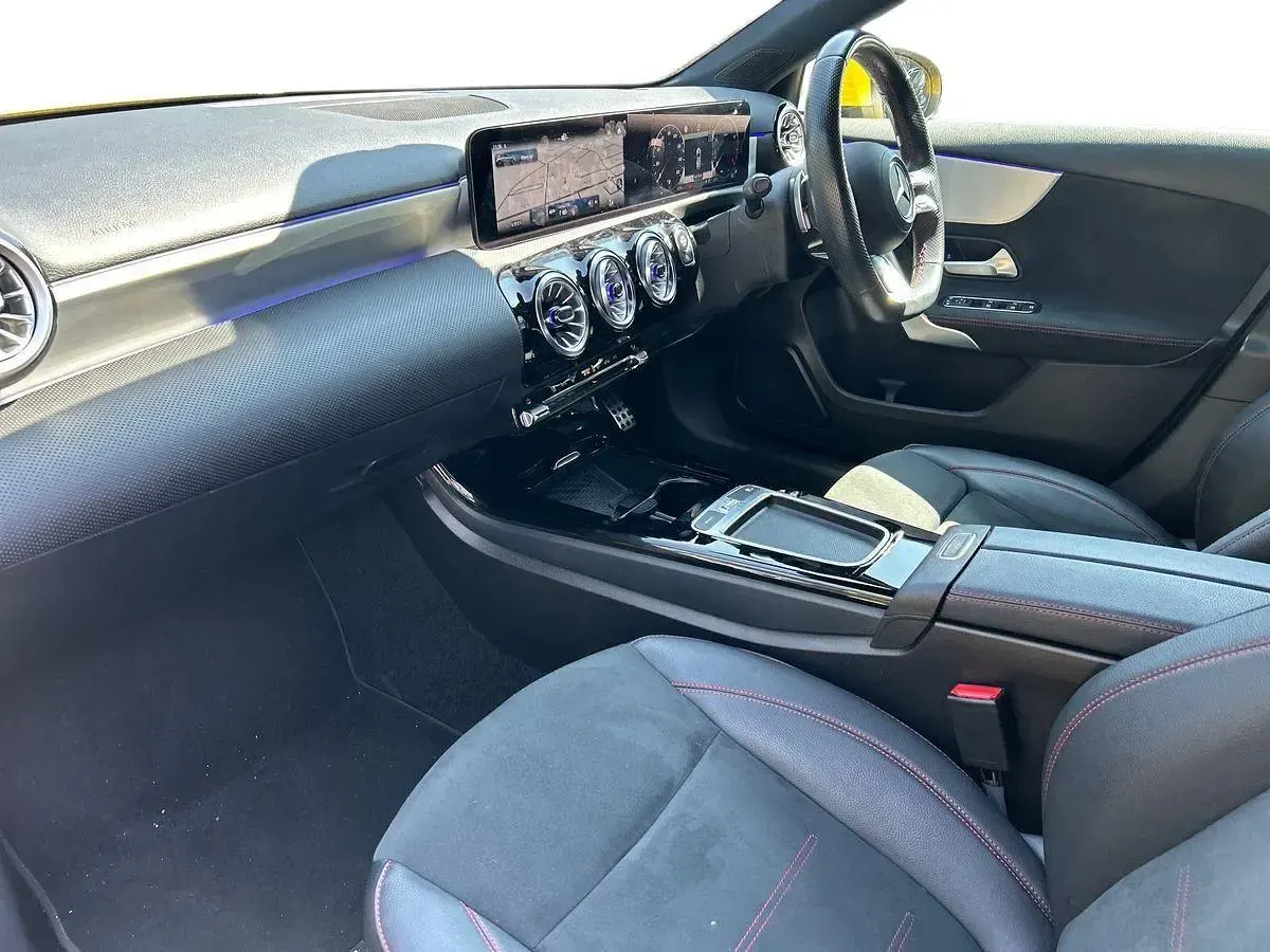 Used Mercedes A180 Executive 134 HP (98 kW) 2023 Yellow Hatchback