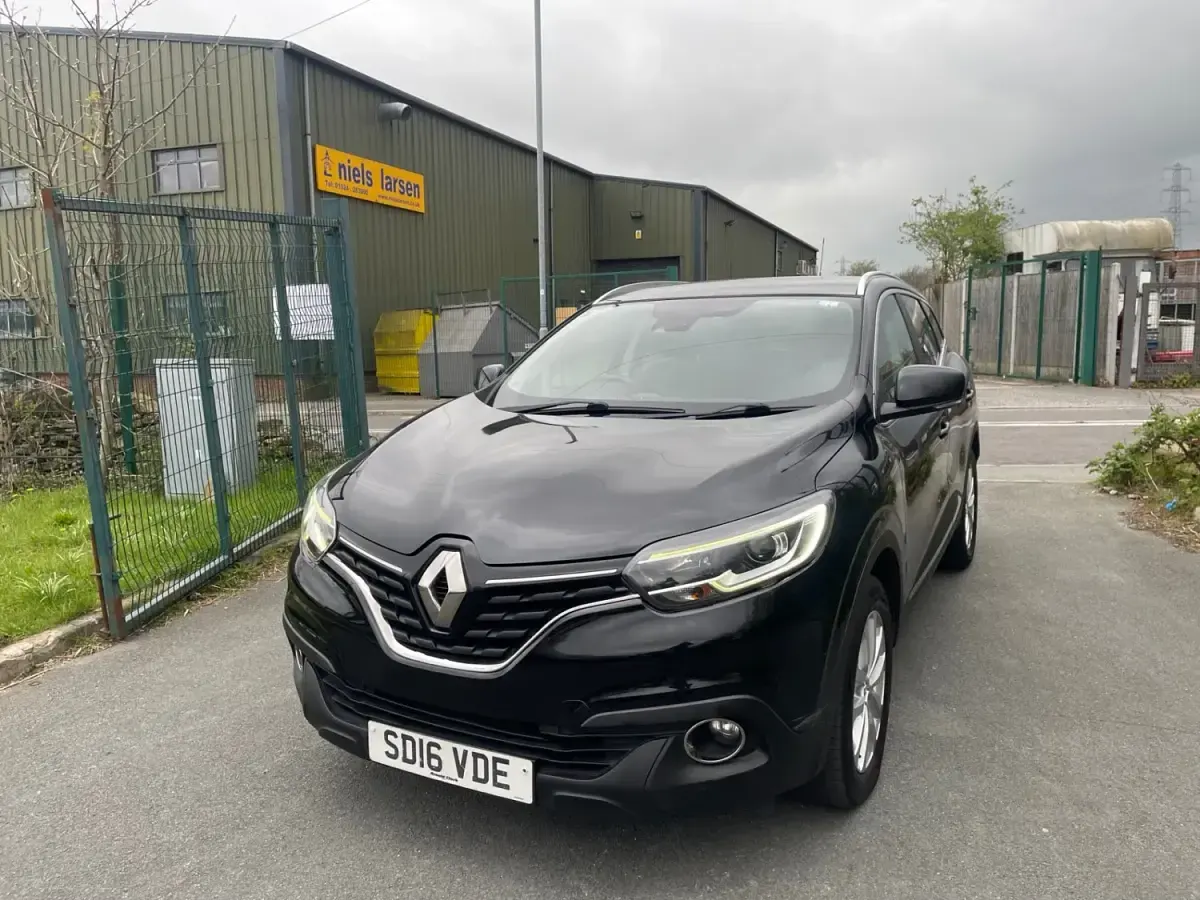 Second-hand Renault Kadjar Dynamique 130 CP (95 kW) 2016 Negru SUV