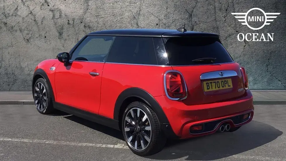 Used Mini Cooper S Exclusive 189 HP (139 kW) 2020 Red Hatchback