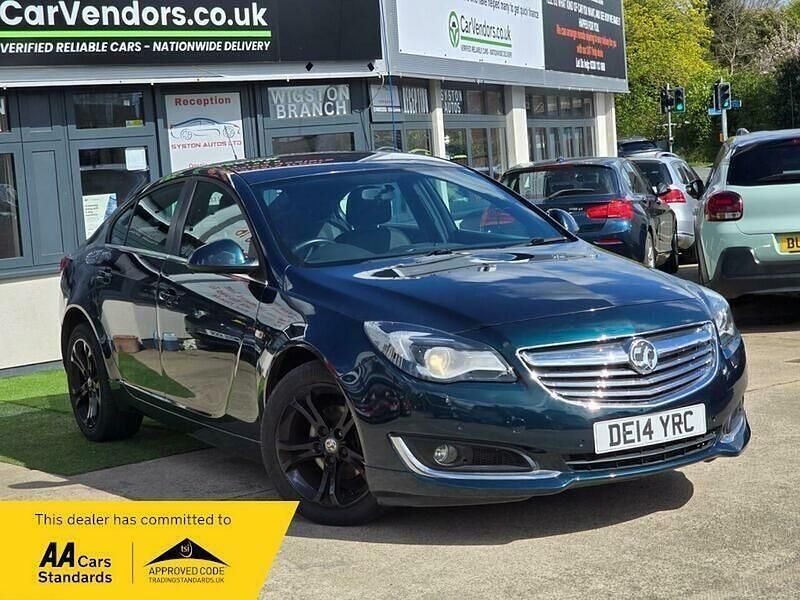 Second-hand Vauxhall Insignia Edition 130 CP (95 kW) 2014 Verde Hatchback