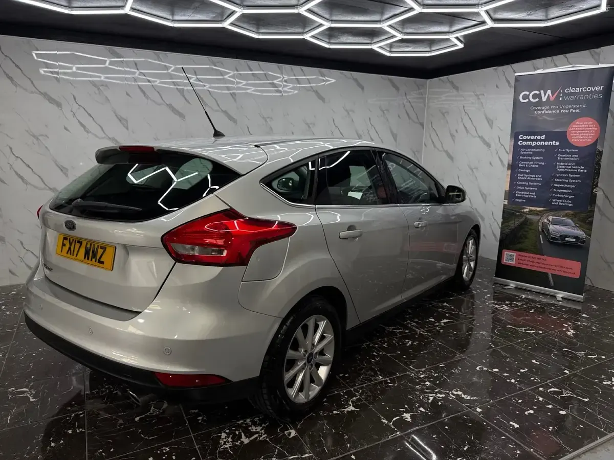 Used Ford Focus Titanium 150 HP (110 kW) 2017 Silver Hatchback