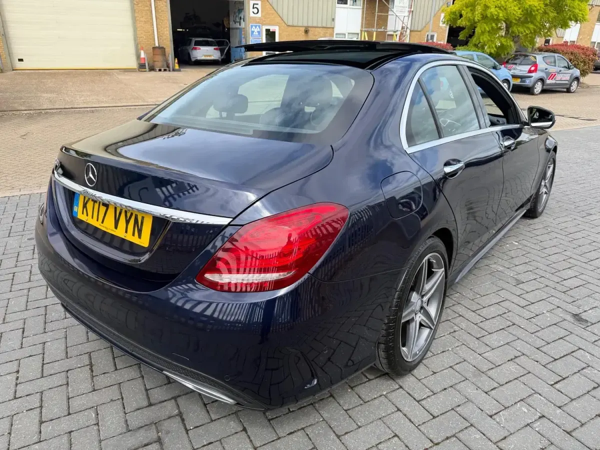 Used Mercedes C220 AMG Line Premium 170 HP (125 kW) 2017 Blue Sedan