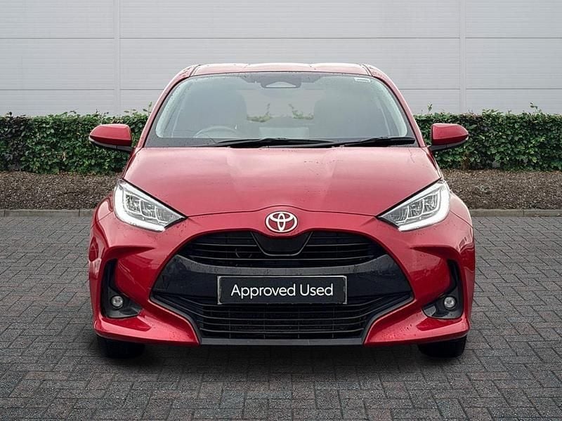 Used Toyota Yaris Hybrid Design 2024 Red Hatchback