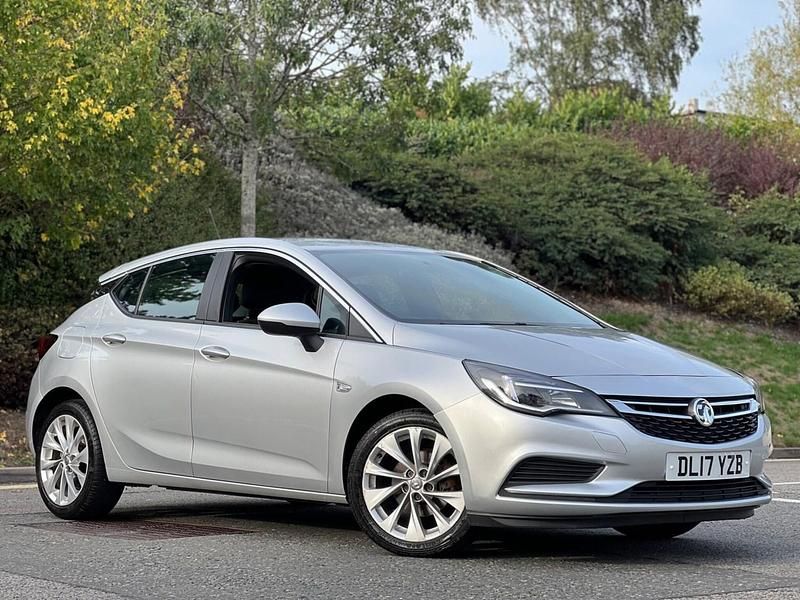 Silver Used 2017 Vauxhall Astra Design Edition Hatchback | £5,995 (Good price) - Image 1/4