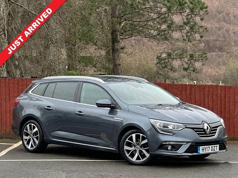 Used Renault Mégane GrandTour Dynamique 110 HP (80 kW) 2017 Grey Estate