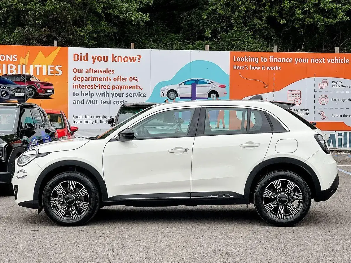 Nowe Fiat 600 S 99 KM (72 kW) 2026 Biały SUV