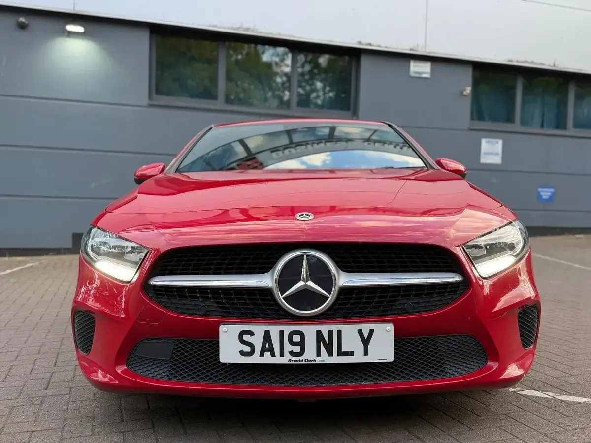 Used Mercedes A180 SE 2019 Red Hatchback